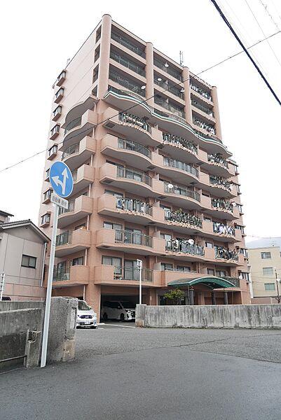 【外観】総戸数26戸の地上11階建てのマンションです