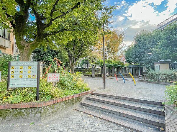 【周辺】【公園】新宿区立中町公園まで477ｍ
