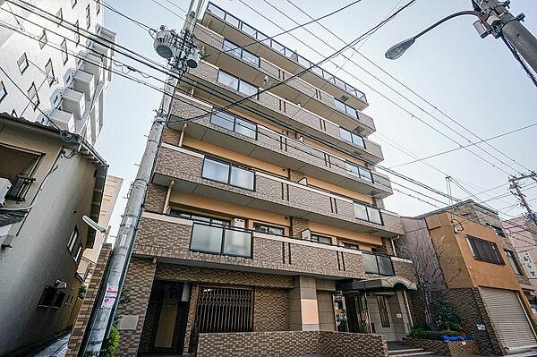 【外観】3沿線4駅が利用できる立地で大阪までの通勤も便利なマンションです。