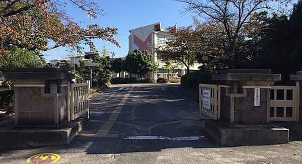 【周辺】横須賀小学校まで550ｍ　徒歩約7分