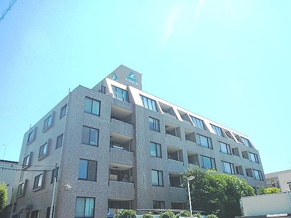 【外観】外観写真：鉄筋コンクリート造、地上5階建の重厚感のある外壁タイル張りマンションです