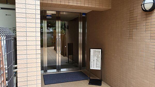 【エントランス】サブエントランス、「用賀」駅最寄り出入口となります