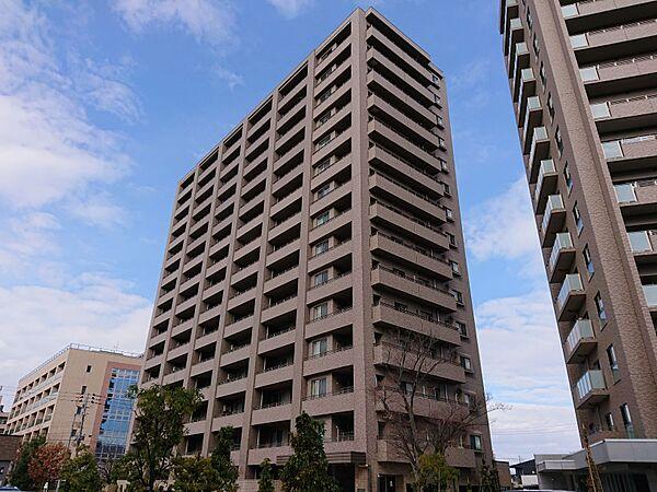 【外観】福島江用水たもとの15階建てマンション