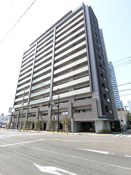 【外観】15階建て83世帯の「サーパス新潟駅前レジデンス」
