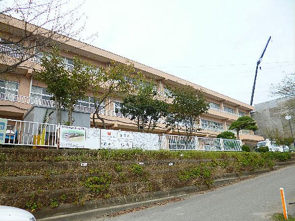 【周辺】日立市立水木小学校（641m）