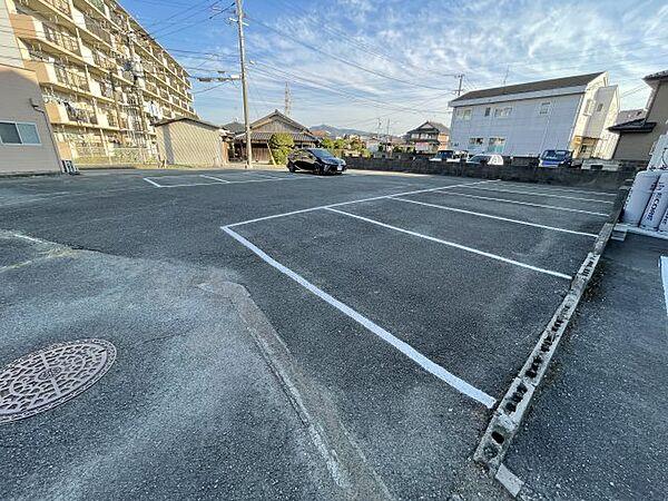 【駐車場】駐車場に車を止められます