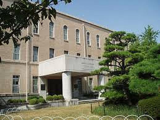 【周辺】神戸大学附属図書館保健科学図書室（682m）