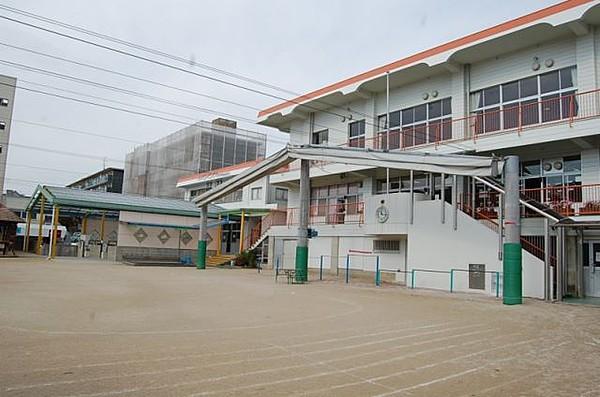 【周辺】幼稚園・保育園「長丘幼稚園まで930ｍ」