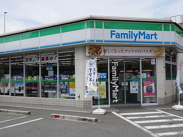 【周辺】ファミリーマート小倉紫川インター店（146m）