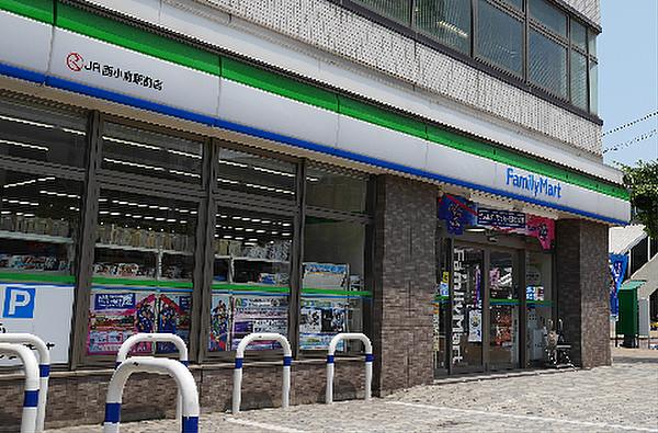 【周辺】ファミリーマートJR西小倉駅前店（185m）