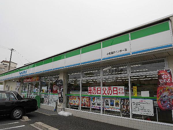 【周辺】ファミリーマート小倉富野インター店（1104m）