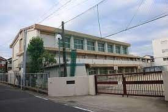 【周辺】名古屋市立黒石小学校 徒歩5分。 450m