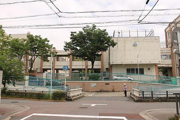 【周辺】名古屋市立見付小学校 徒歩9分。 700m