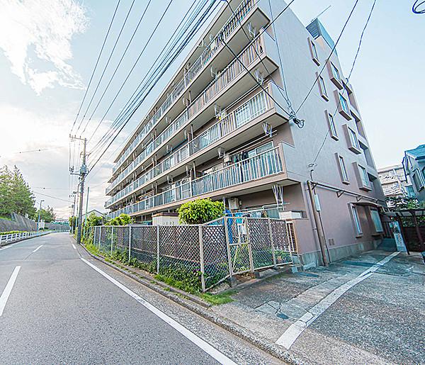 【外観】長津田駅徒歩１５分、スーパーやドラッグストアがすぐ近くにあり生活に便利な環境です！