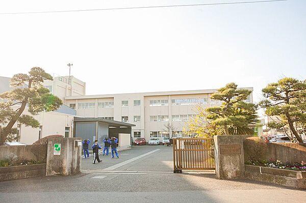 【周辺】茅ヶ崎市立第一中学校350m