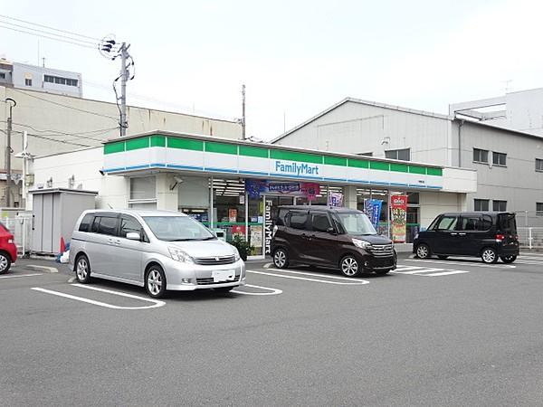 【周辺】ファミリーマート八幡前田店（236m）