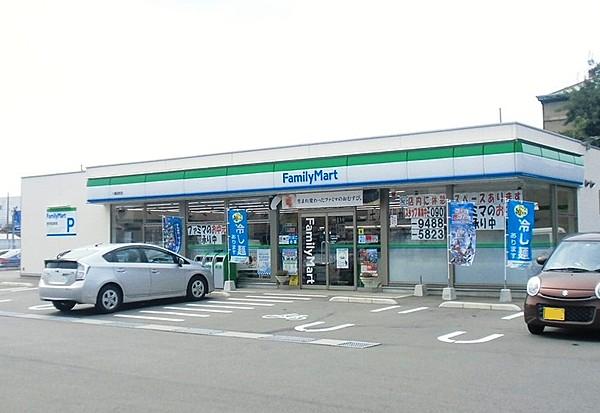 【周辺】ファミリーマート八幡田町店（182m）