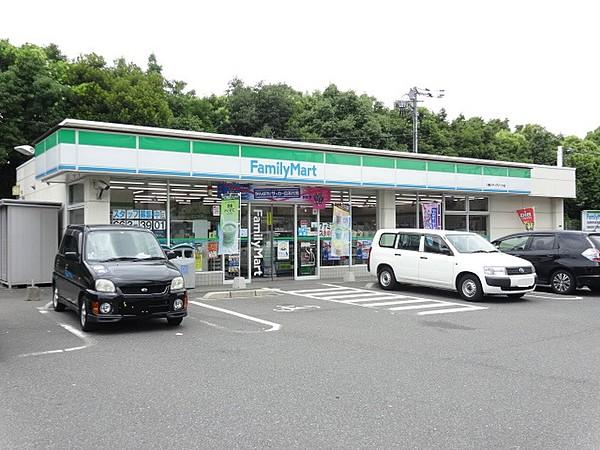 【周辺】ファミリーマート八幡メディアパーク店（558m）