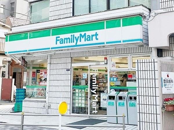 【周辺】ファミリーマート六本木三丁目店