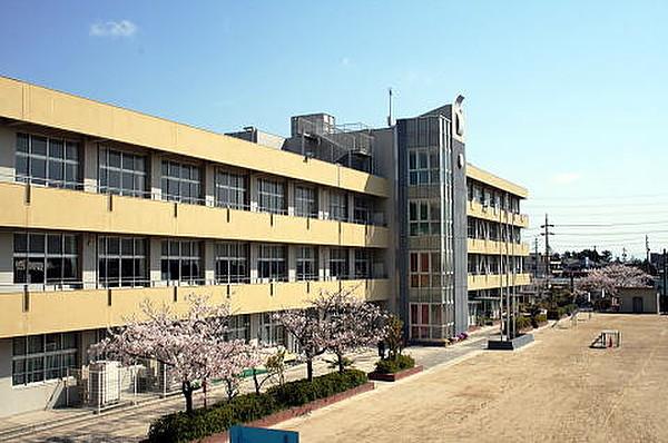 【周辺】新蟹江小学校まで2350ｍ徒歩約30分