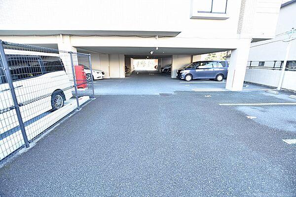 【駐車場】機械式、平置き、屋根付き駐車場