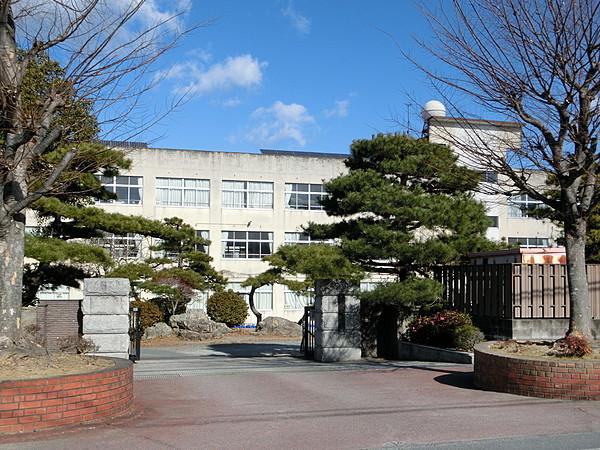 【周辺】豊橋市立東田小学校 徒歩 約8分（約570m）