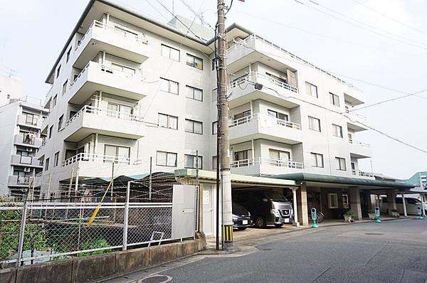 【外観】地上６階建。総戸数44戸。西鉄天神大牟田線「高宮」駅まで徒歩７分。２面バルコニーの角部屋です。