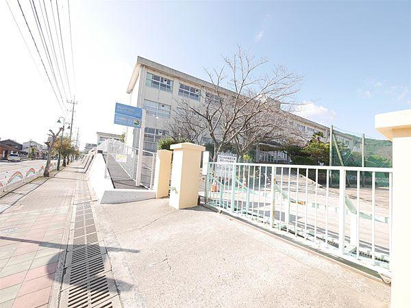 【周辺】苅田小学校(1、000m)