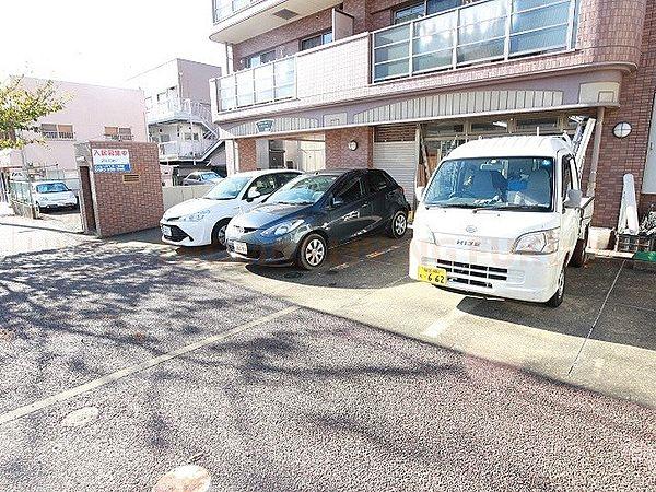 【駐車場】福岡で賃貸物件をお探しの方はトーマスリビングへ
