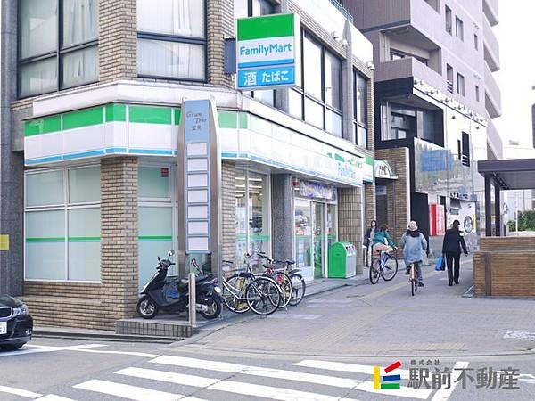 【周辺】ファミリーマート早良区室見駅前店 