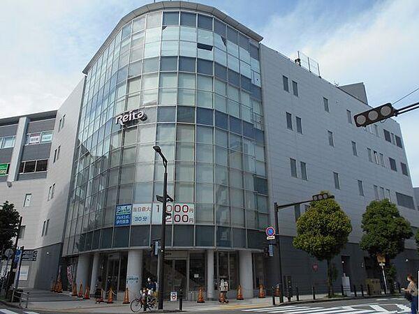 【周辺】REITA 徒歩4分。阪急伊丹駅前ビル。スーパー・洋品店・飲食店など何でもそろっています！ 270m