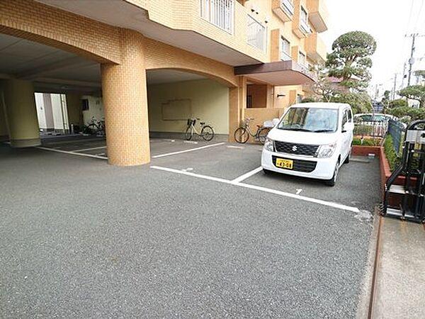 【駐車場】