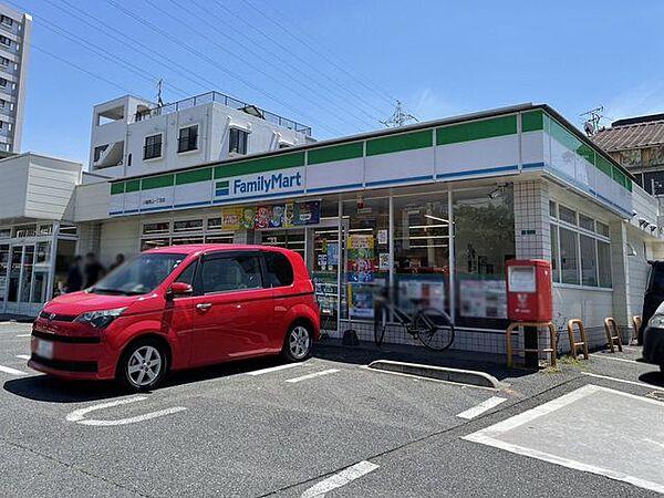 【周辺】ファミリーマート八幡青山一丁目店 370m
