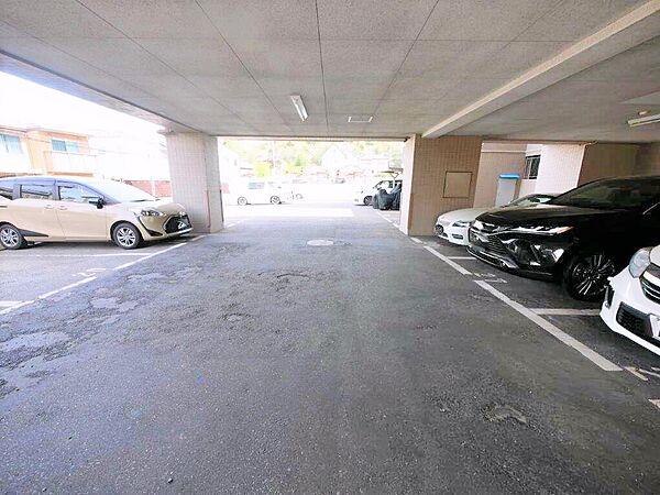 【駐車場】敷地内駐車場は引継ぎができません。