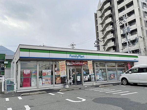 【周辺】ファミリーマート八幡駅東店 60m