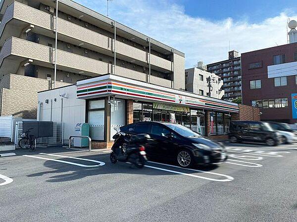 【周辺】セブンイレブン八幡筒井町店 270m