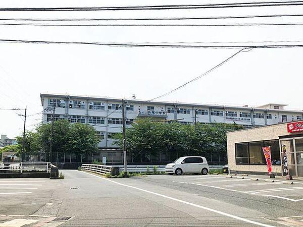 【周辺】折尾中学校 157m
