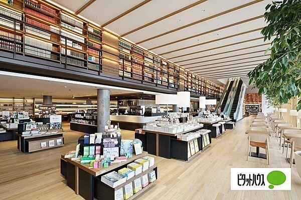 【周辺】図書館「和歌山市民図書館まで923m」