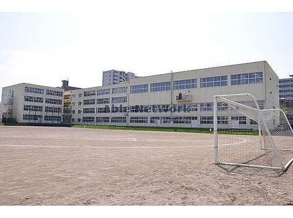 【周辺】札幌市立北辰中学校440m