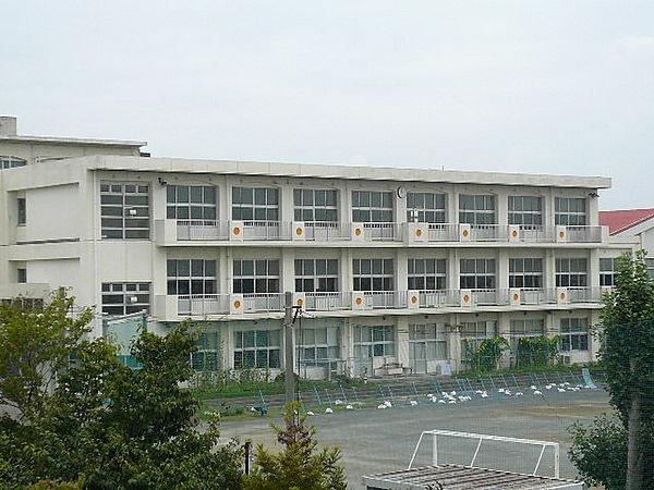 【周辺】袋井市立袋井西小学校（598m）