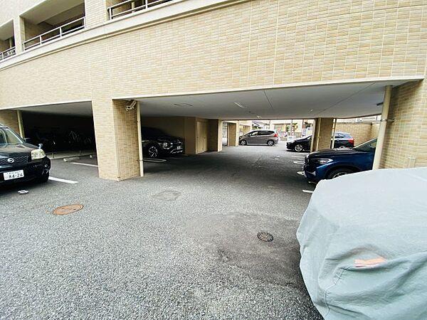 【駐車場】駐車場1台確保済み。出入りしやすい駐車場です。