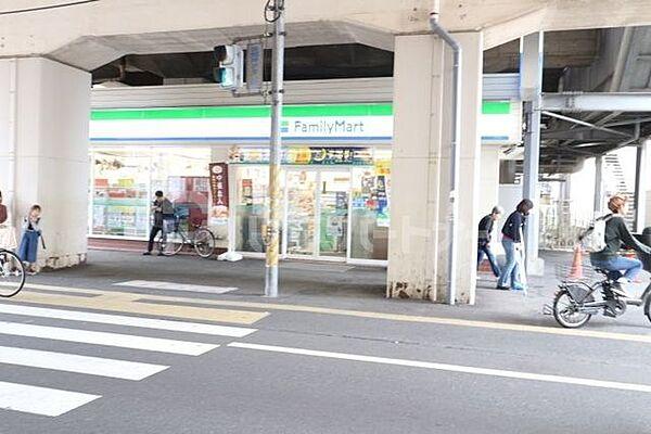 【周辺】ファミリーマート/本八幡駅西店 徒歩2分。 100m