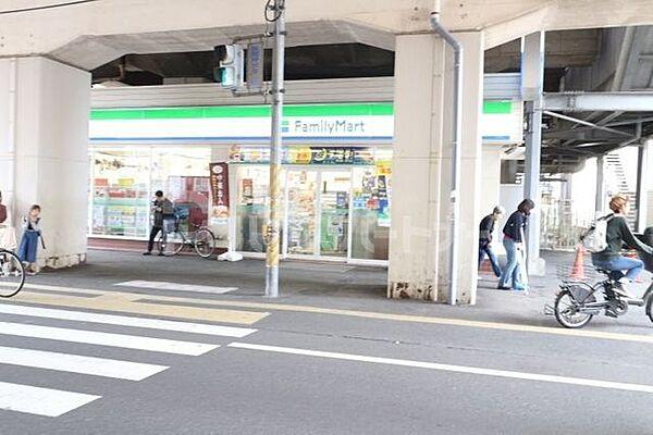 【周辺】ファミリーマート本八幡駅西店 徒歩1分。 80m