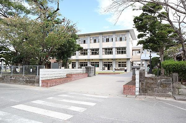 【周辺】日置市立　伊集院小学校 徒歩 約5分（約341m）