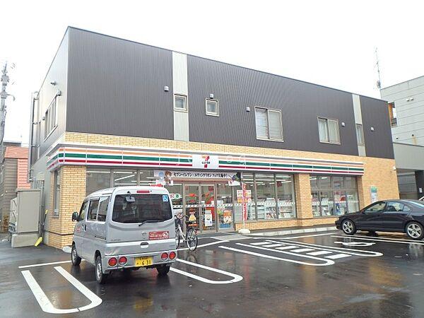 【周辺】セブンイレブン札幌琴似3条2丁目店 563m