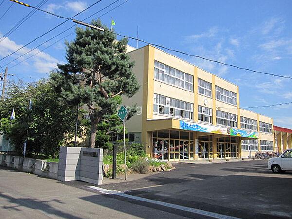 【周辺】札幌市立発寒南小学校 448m