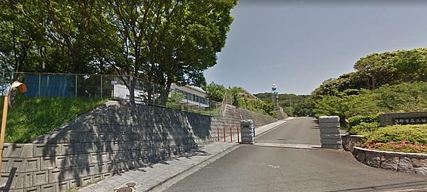 【周辺】三谷中学校 徒歩 約6分（約480m）