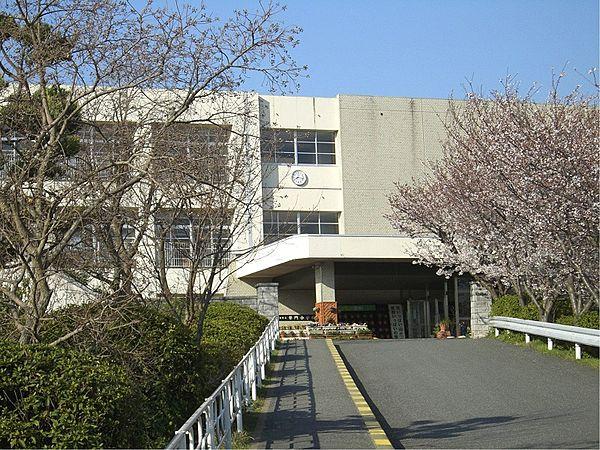 【周辺】篠栗町立勢門小学校（777m）