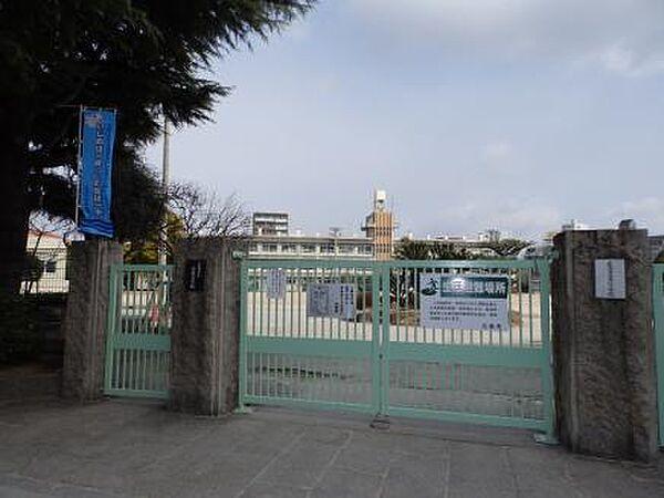 【周辺】広島市立三篠小学校？737m