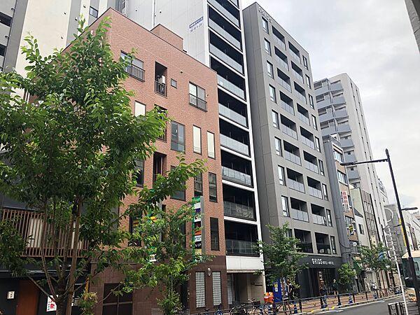 【外観】上野駅・入谷口より徒歩2分。オートロック・宅配BOXあります。陽当たり良好です。室内はきれいにご利用されてます。角部屋です。築15年目です。